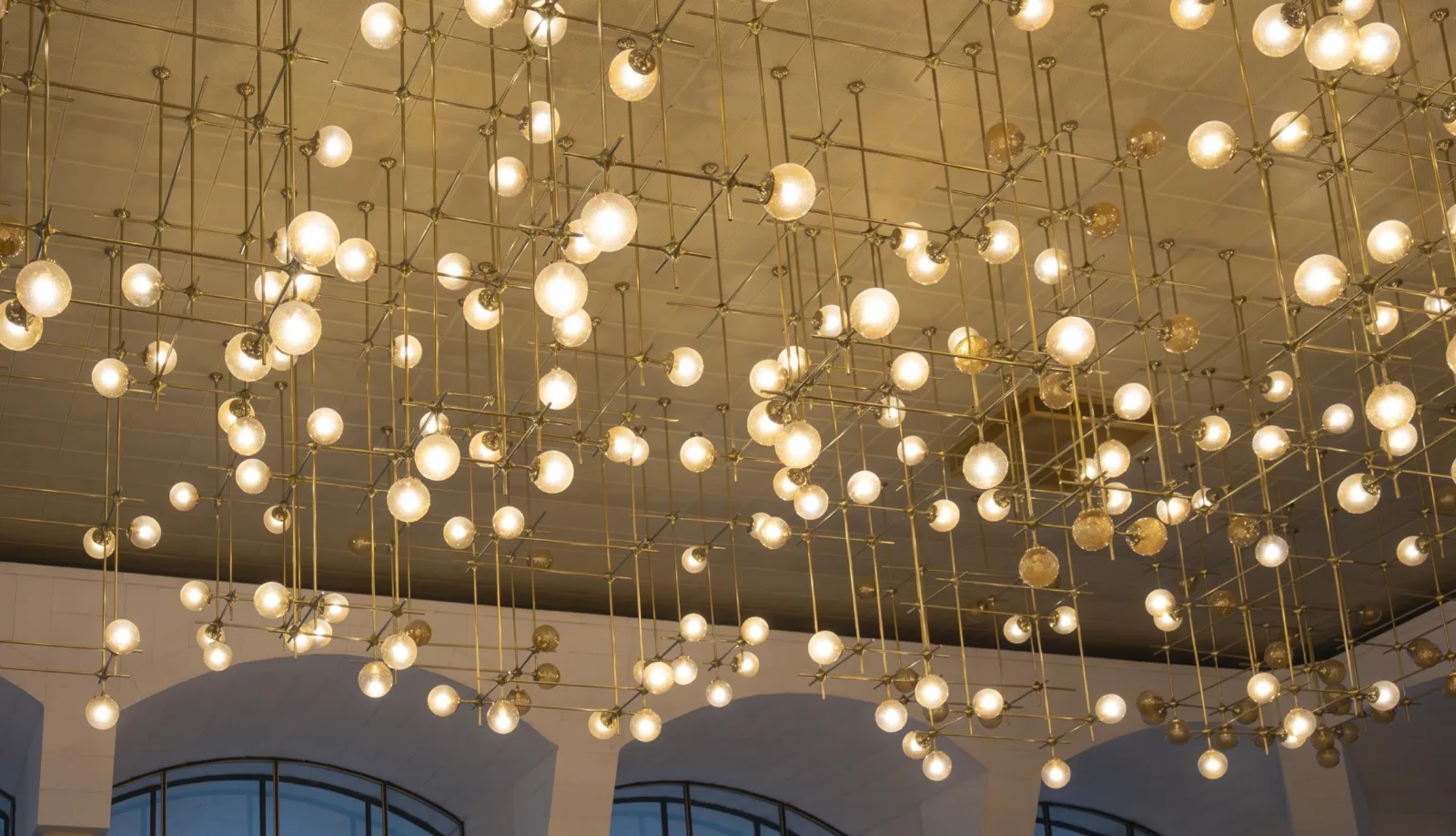 تصویر مرتبط با اجرت نصب چراغ سقفی و پنل LED ۱۴۰۴